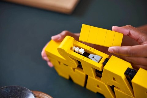 LEGO Star Wars 75407 Logo Star Wars zbudowane z klocków