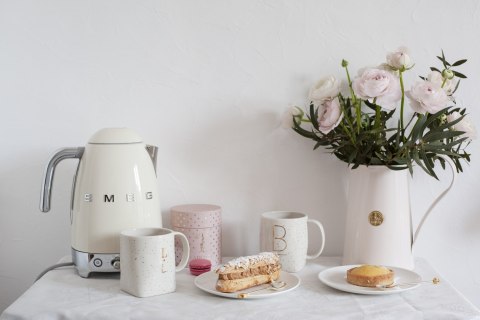 Czajnik elektryczny SMEG KLF04CREU kremowy