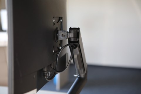 SAVIO UCHWYT BIURKOWY NA MONITOR 17''-32'', 2-9 KG, NA SPRĘŻYNIE GAZOWEJ UM-01